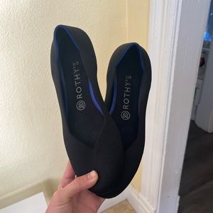 Black Rothy’s Flats Size 8.5